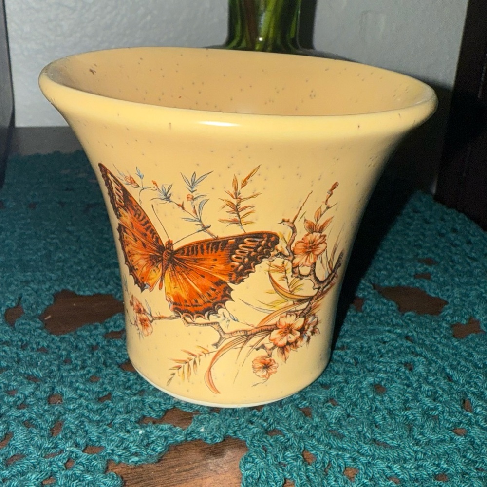 Vintage Pottery Craft small pot